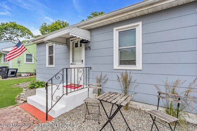 Photo - 475 Augustus Rd