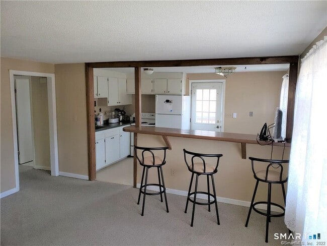 8 White Oak Rd Unit D