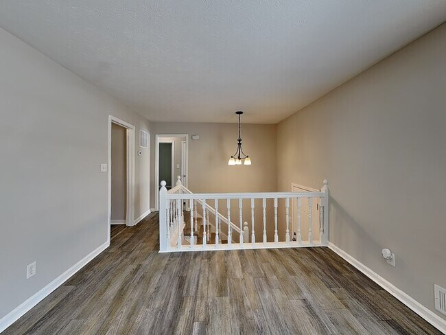 Photo - 2252-2257 7 Oaks Cir