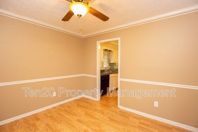 Photo - 1430 Lokey Dr