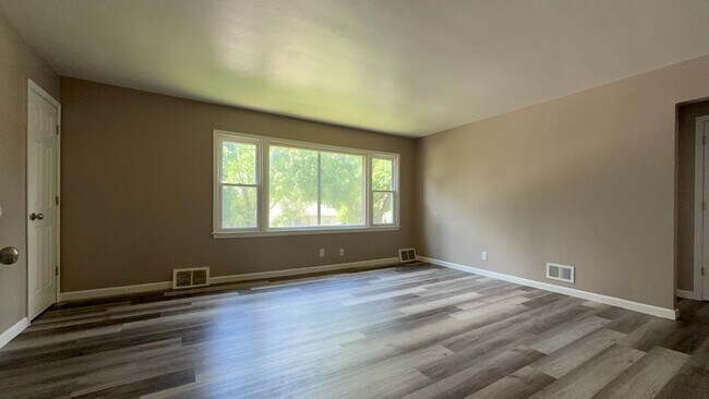 Photo - 5908 N 37th St Apartment