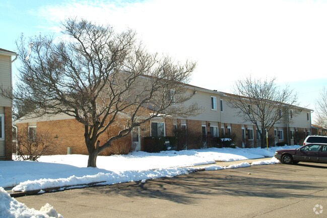 Woodland Square Apartments - Woodland Square Apartments