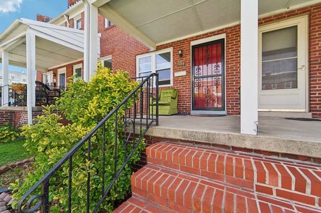 Photo - 1217 W 37th St Unidad House