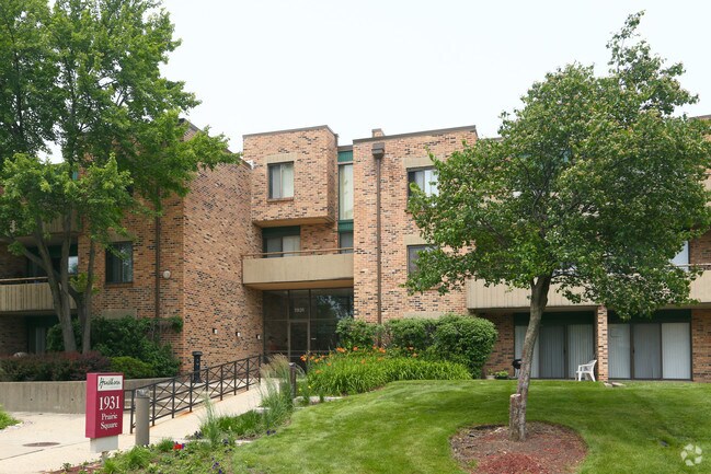 Hawthorn Estates Condos (219 Units) - Hawthorn Estates Condos (219 Units)