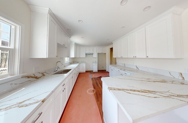 Building Photo - 1167 N Berendo St Rental