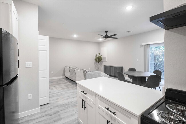 Photo - 2414 Penick Rd Unidad 3101