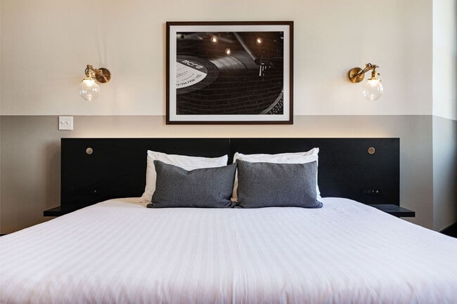 Photo - 1148 S Peters St Unidad ID1265832P