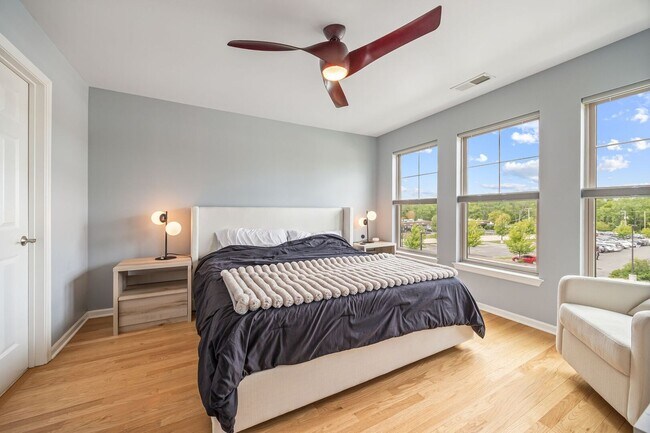 Photo - 302 Narragansett Ct