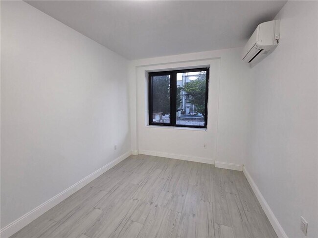 Photo - 526 56th St Unit 302