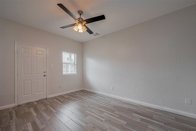 Photo - 6623 Arabella St