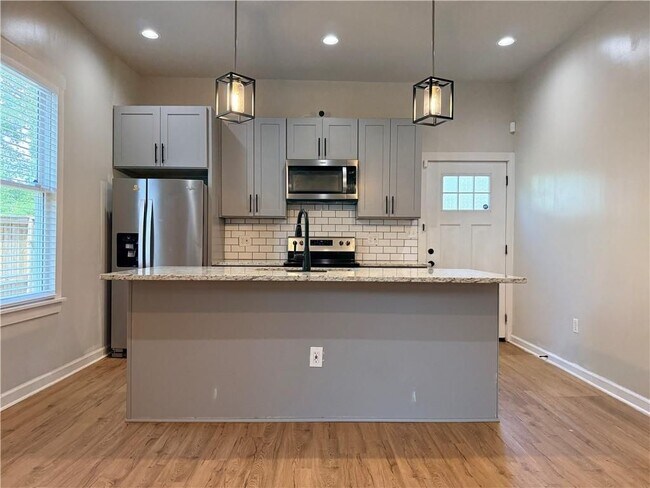 Photo - 31 Mildred Pl NW