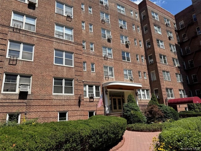 Building Photo - 99-41 64th Ave Unit D10