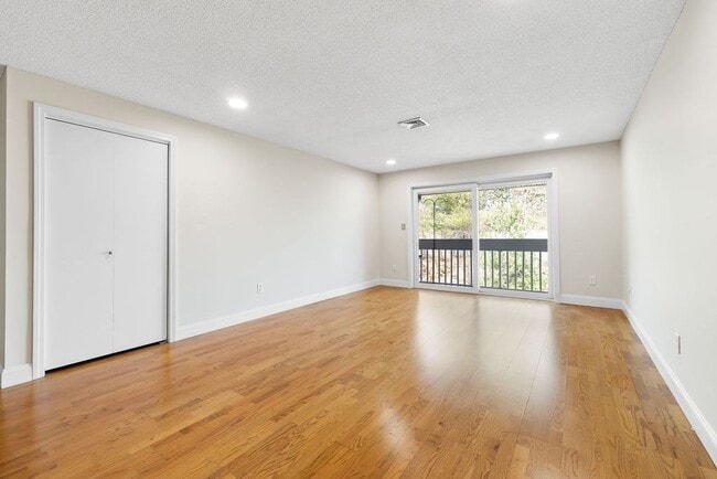 Photo - 15 Bower Rd Unit F11