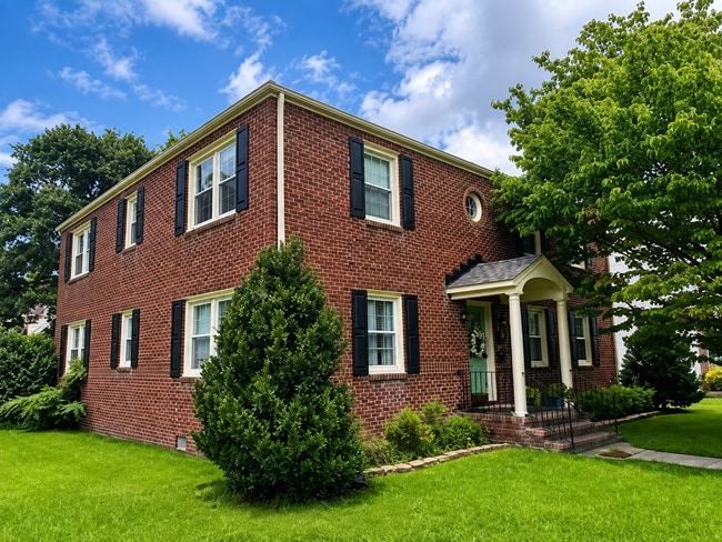 Building Photo - 501 Sussex Dr Unit 1