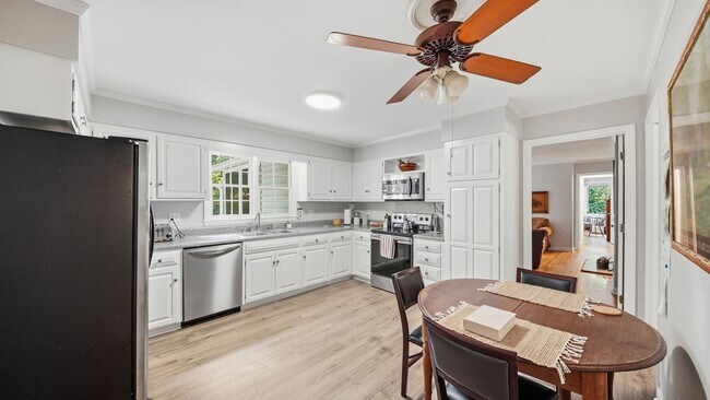 204 Grayson Rd