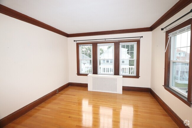 Building Photo - 52 Matchett St Unit #1 Rental