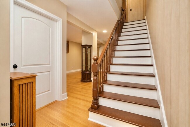 425 Davis Ave