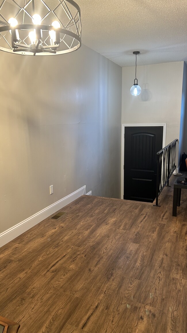 Entry - 3406 Gail Dr