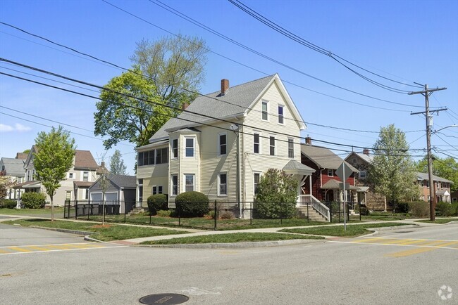 Building Photo - 116 Grant St Unit 2 Rental