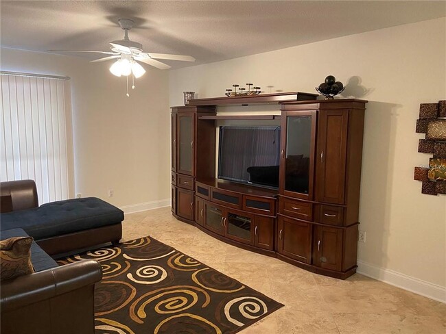 Photo - 1700 SW 16th Ct Condo Unit C-2