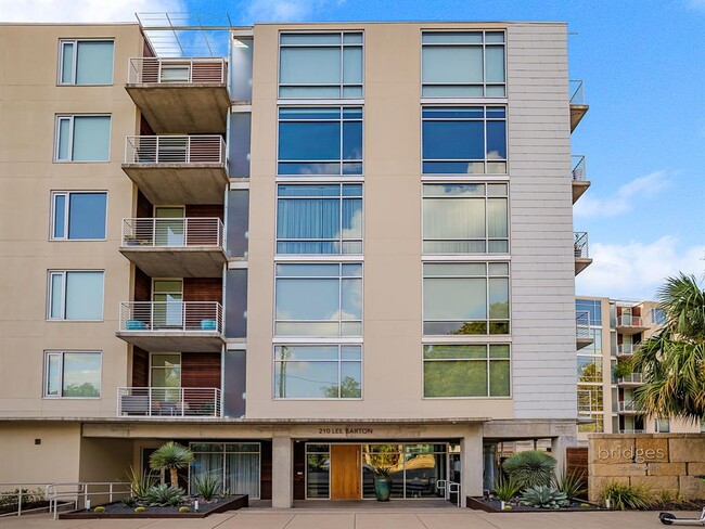 Photo - 210 Lee Barton Dr Unidad 414 Rental