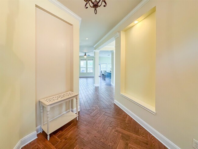 Photo - 3015 Gilford Ln