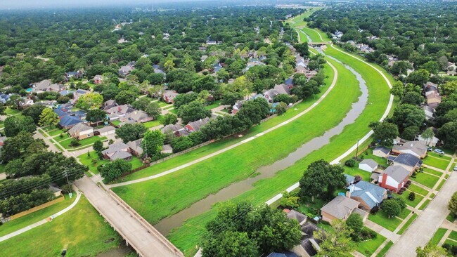 Photo - 15818 Sweetwater Creek Dr