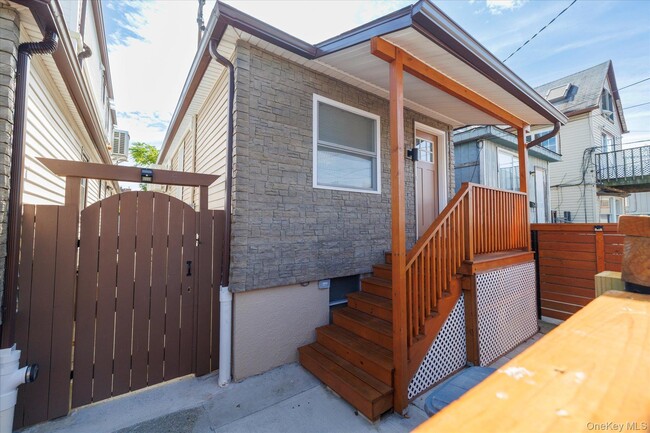 Building Photo - 3-18-320 Beach 88th St Rental
