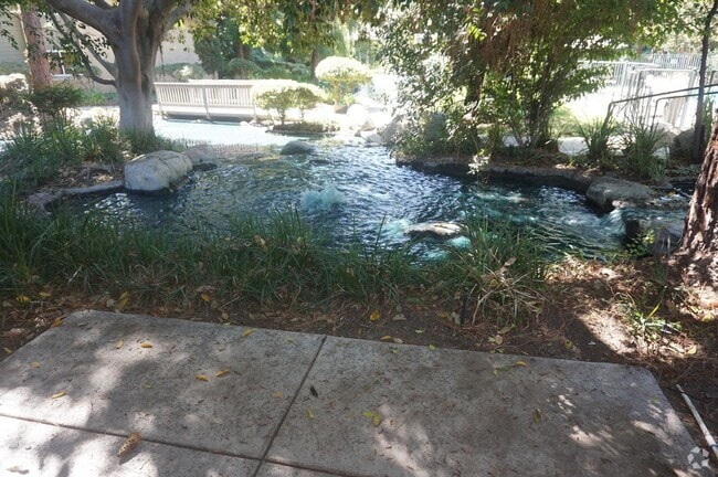 Building Photo - Wonderfully Remodeled 1 Bedroom with Stunn... Unit #48 Rental