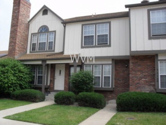 Dakota Station 2 story townhouse - Dakota Station 2 story townhouse