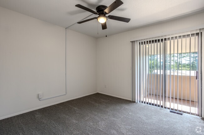 1 BR, 1 BA - 650 SF