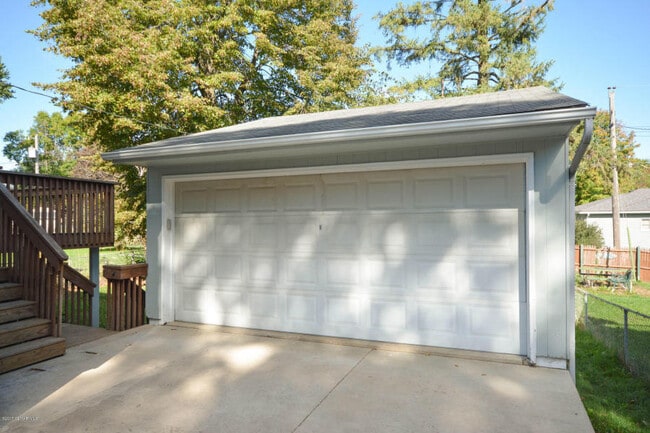 Photo - Cape Cod style home - completely updated throughout!