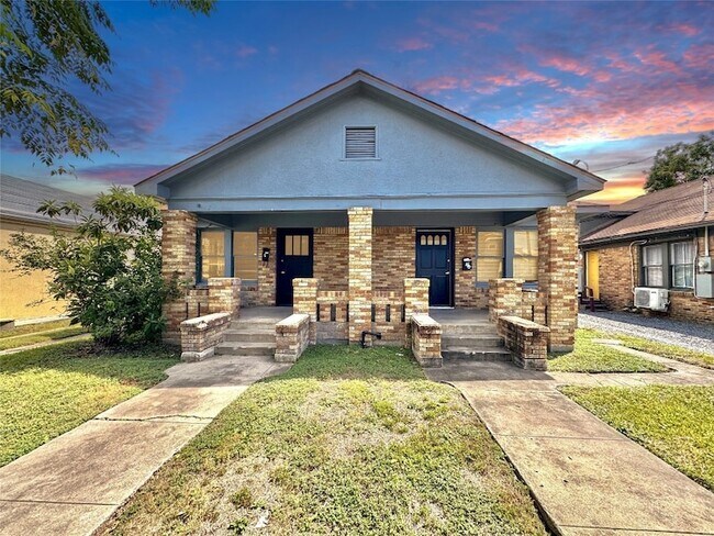 Building Photo - 7 Hunt St