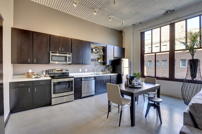 Rayette Lofts