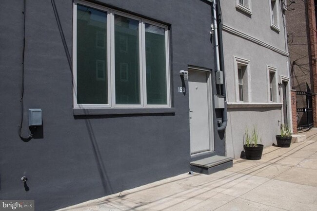 153 Richmond St