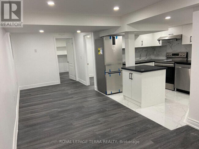 Photo - 44 Howling Crescent