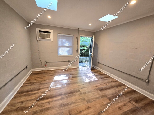 Photo - 712 Highland Ave NE Unit Apt 4