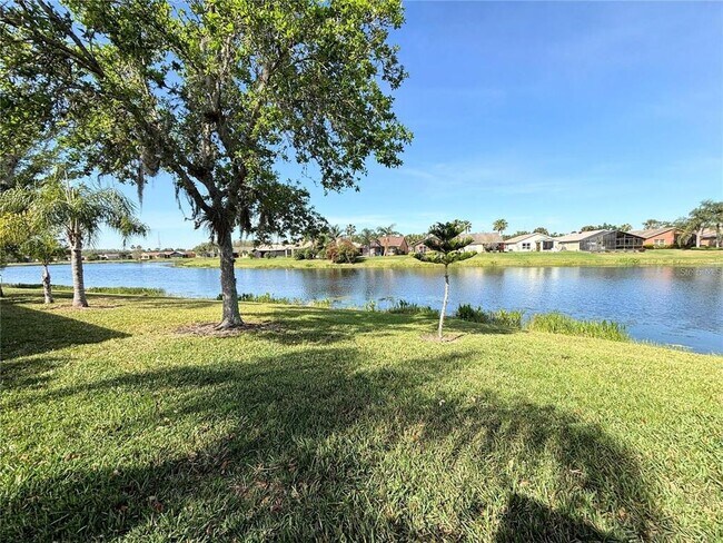 Photo - 585 Grand Canal Dr