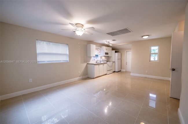 Photo - 2241 Madison St