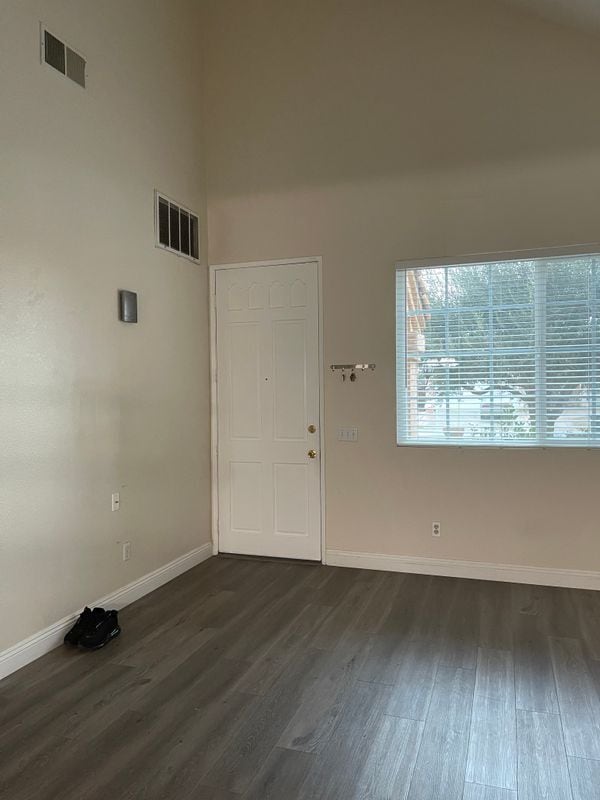 Photo - 717 Periwinkle Ln