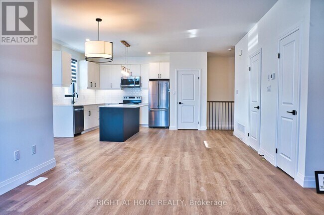 Photo - 3900 Savoy St