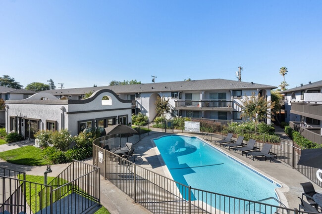 Solera Apartment Community