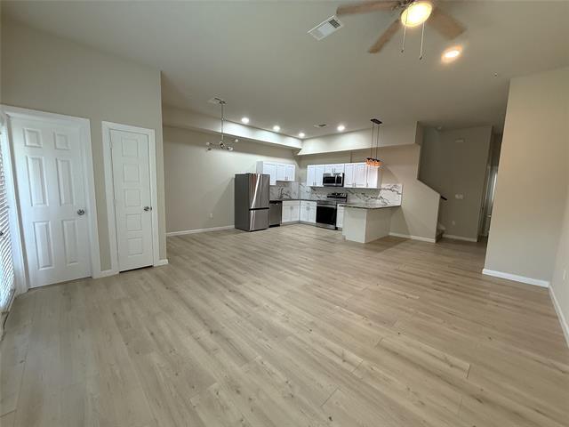 230 Heritage Ct