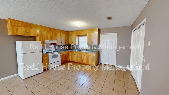 Photo - 620 N Rawls St