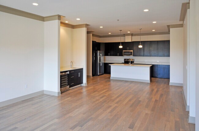 320 N Carrollton Ave Unit 305