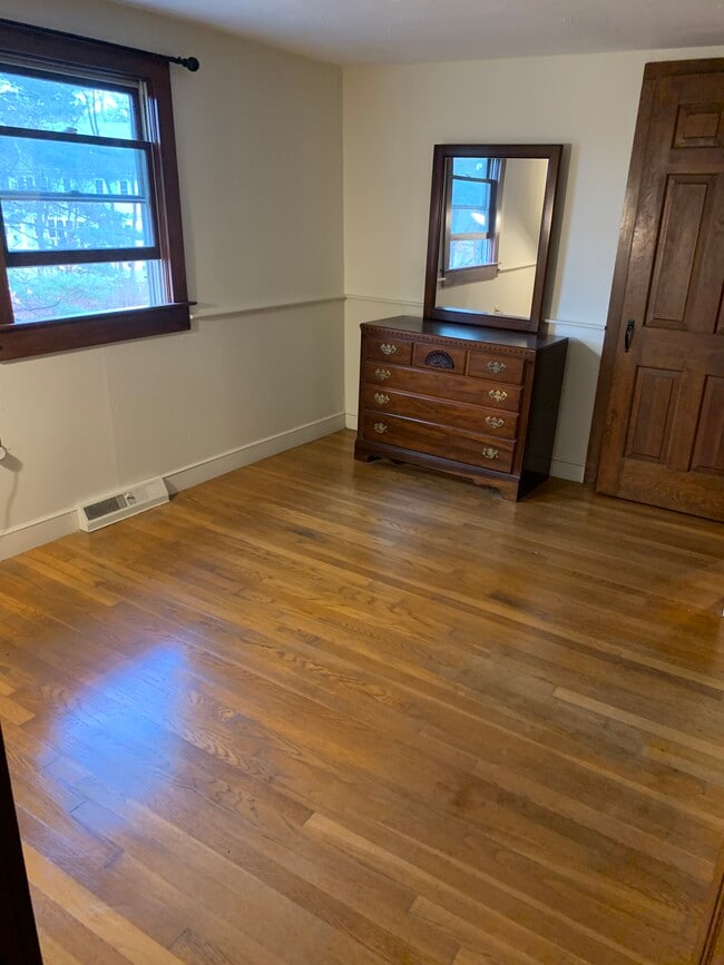 Bedroom - 4 Bound Brook Ln