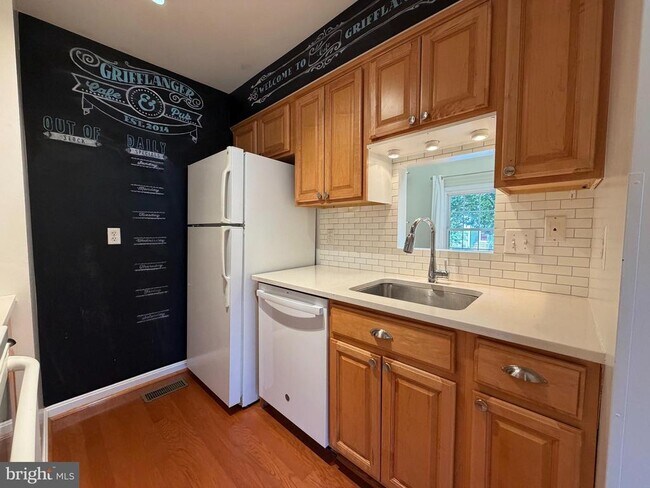 Photo - 6501 Brick Hearth Ct