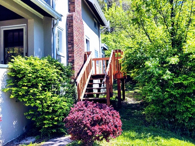 Photo - 3542 Linwood Ave