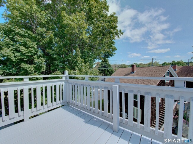 Photo - 16 Benham Rd Unit D