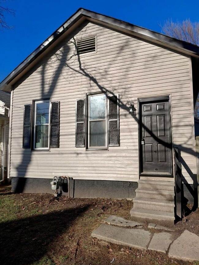 Photo - 220 Wasaon St